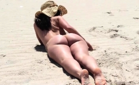 Ravishing Mature Lady Exposes Her Perfect Body On The Beach