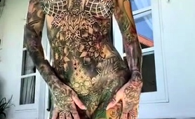 webcam-model-showing-off-her-amazing-tattooed-body-outside
